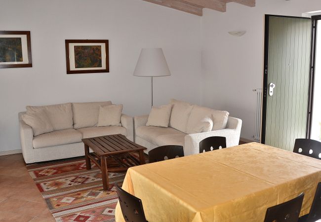 Ferienwohnung in Torri del Benaco - Residence alle Torri - 4 Platz-Bett in Wohnsitz mit Swimmingpool in Albisano di Torri del Benaco Ferienwohnung in Torri del Benaco - Residence alle Torri - 4 Platz-Bett in Wohnsitz mit Swimmingpool in Albisano di Torri del Benaco