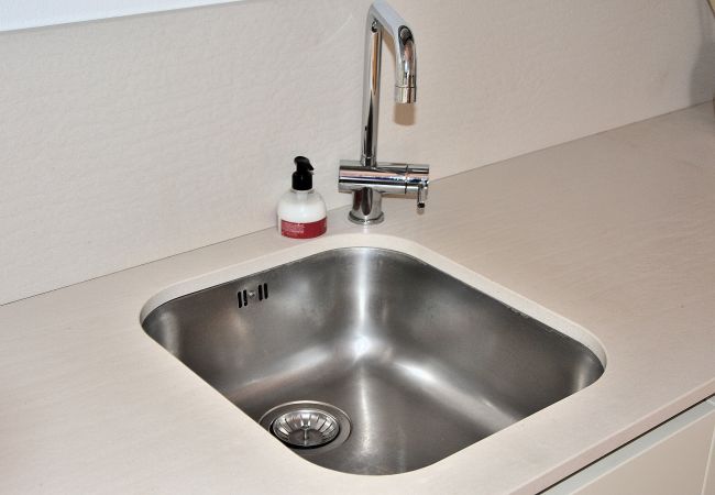 Ferienwohnung in Torri del Benaco - Residence alle Torri - 4 Platz-Bett in Wohnsitz mit Swimmingpool in Albisano di Torri del Benaco Ferienwohnung in Torri del Benaco - Residence alle Torri - 4 Platz-Bett in Wohnsitz mit Swimmingpool in Albisano di Torri del Benaco