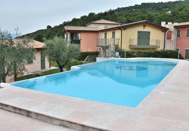 Ferienwohnung in Torri del Benaco - Residence alle Torri - 4 Platz-Bett in Wohnsitz mit Swimmingpool in Albisano di Torri del Benaco Ferienwohnung in Torri del Benaco - Residence alle Torri - 4 Platz-Bett in Wohnsitz mit Swimmingpool in Albisano di Torri del Benaco