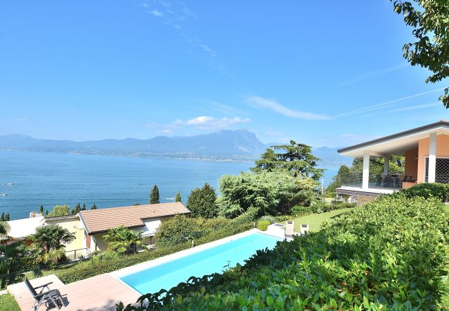Villa in Torri del Benaco - Villa Sybille - 8 Schlafplätze mit Swimmingpool und Seeblick in Torri del Benaco Villa in Torri del Benaco - Villa Sybille - 8 Schlafplätze mit Swimmingpool und Seeblick in Torri del Benaco