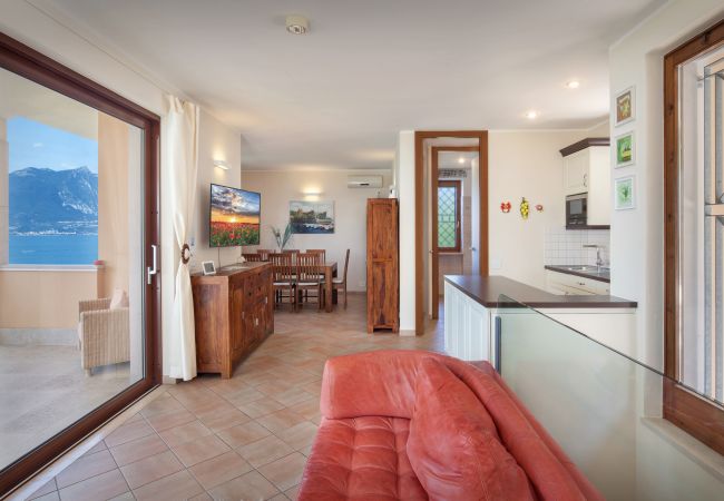 Villa in Torri del Benaco - Villa Sybille - 8 Schlafplätze mit Swimmingpool und Seeblick in Torri del Benaco Villa in Torri del Benaco - Villa Sybille - 8 Schlafplätze mit Swimmingpool und Seeblick in Torri del Benaco