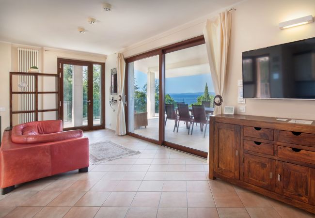Villa in Torri del Benaco - Villa Sybille - 8 Schlafplätze mit Swimmingpool und Seeblick in Torri del Benaco Villa in Torri del Benaco - Villa Sybille - 8 Schlafplätze mit Swimmingpool und Seeblick in Torri del Benaco