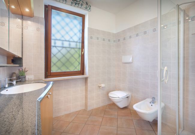 Villa in Torri del Benaco - Villa Sybille - 8 Schlafplätze mit Swimmingpool und Seeblick in Torri del Benaco Villa in Torri del Benaco - Villa Sybille - 8 Schlafplätze mit Swimmingpool und Seeblick in Torri del Benaco