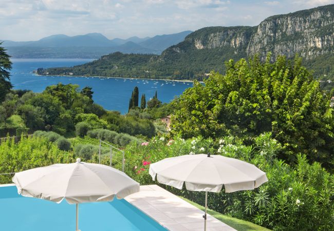 Villa in Garda - Cà Cantoni - Landhaus mit 10 Schlafplätzen und Swimmingpool in Garda Villa in Garda - Cà Cantoni - Landhaus mit 10 Schlafplätzen und Swimmingpool in Garda