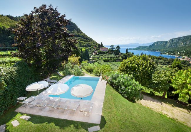 Villa in Garda - Cà Cantoni - Landhaus mit 10 Schlafplätzen und Swimmingpool in Garda Villa in Garda - Cà Cantoni - Landhaus mit 10 Schlafplätzen und Swimmingpool in Garda