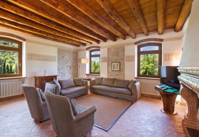 Villa in Garda - Cà Cantoni - Landhaus mit 10 Schlafplätzen und Swimmingpool in Garda Villa in Garda - Cà Cantoni - Landhaus mit 10 Schlafplätzen und Swimmingpool in Garda