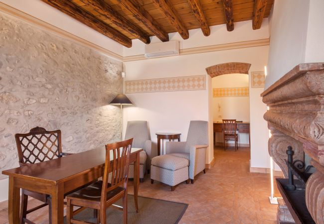 Villa in Garda - Cà Cantoni - Landhaus mit 10 Schlafplätzen und Swimmingpool in Garda Villa in Garda - Cà Cantoni - Landhaus mit 10 Schlafplätzen und Swimmingpool in Garda
