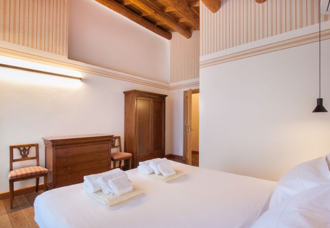 Villa in Garda - Cà Cantoni - Landhaus mit 10 Schlafplätzen und Swimmingpool in Garda Villa in Garda - Cà Cantoni - Landhaus mit 10 Schlafplätzen und Swimmingpool in Garda