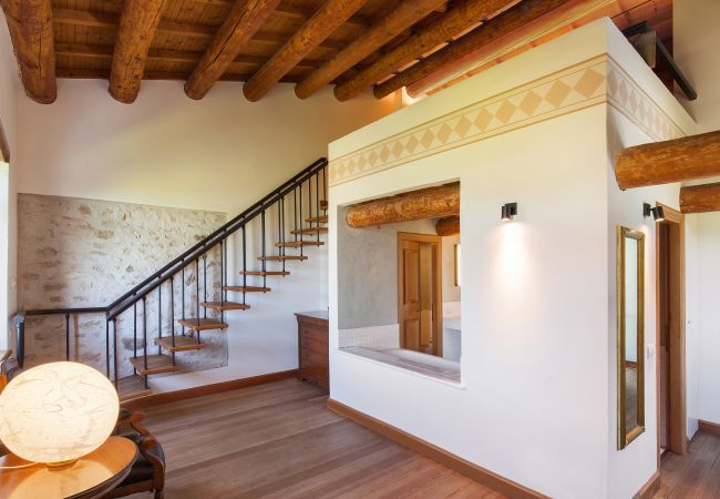 Villa in Garda - Cà Cantoni - Landhaus mit 10 Schlafplätzen und Swimmingpool in Garda Villa in Garda - Cà Cantoni - Landhaus mit 10 Schlafplätzen und Swimmingpool in Garda