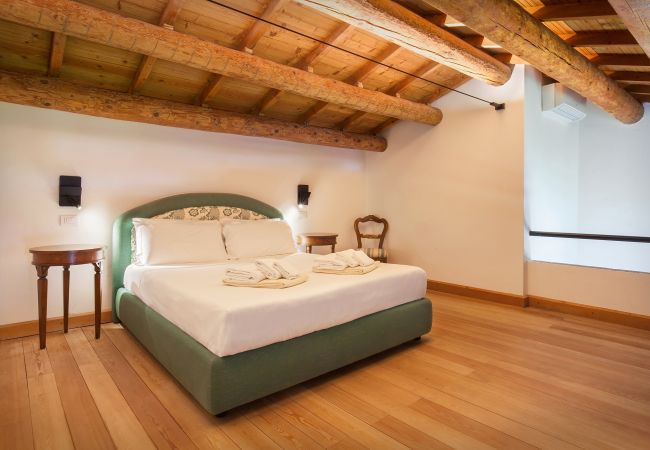 Villa in Garda - Cà Cantoni - Landhaus mit 10 Schlafplätzen und Swimmingpool in Garda Villa in Garda - Cà Cantoni - Landhaus mit 10 Schlafplätzen und Swimmingpool in Garda