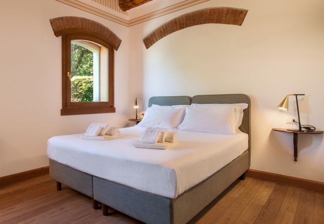 Villa in Garda - Cà Cantoni - Landhaus mit 10 Schlafplätzen und Swimmingpool in Garda Villa in Garda - Cà Cantoni - Landhaus mit 10 Schlafplätzen und Swimmingpool in Garda