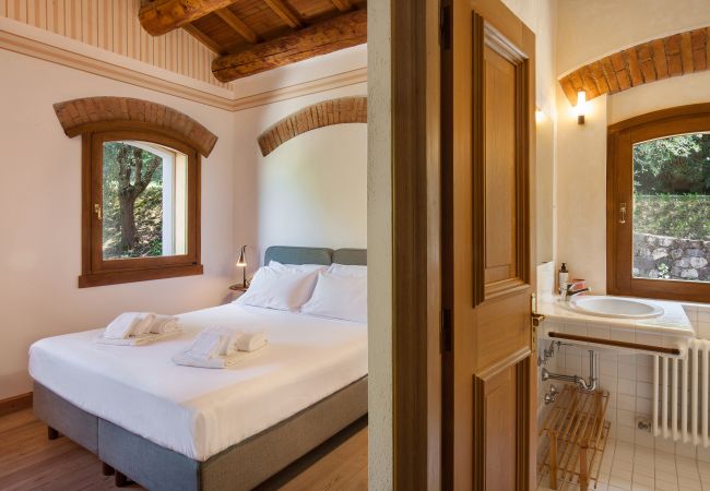 Villa in Garda - Cà Cantoni - Landhaus mit 10 Schlafplätzen und Swimmingpool in Garda Villa in Garda - Cà Cantoni - Landhaus mit 10 Schlafplätzen und Swimmingpool in Garda