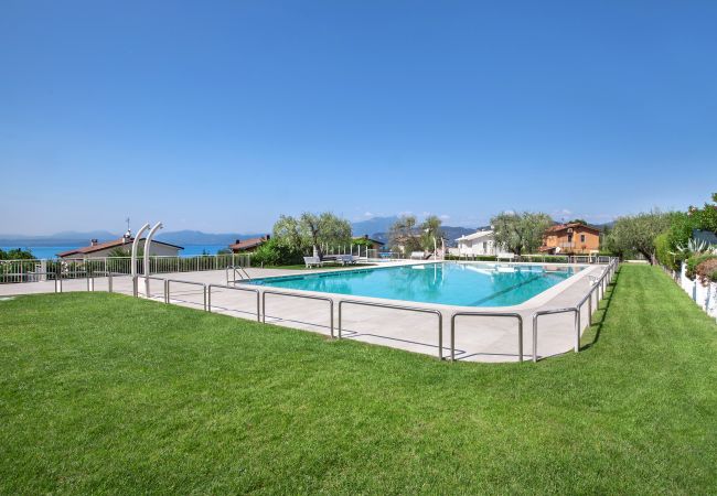 Villa in Bardolino - Villa Lisi - 8 Schlafplaetze, in Wohnsitz mit Swimmingpool in Bardolino Villa in Bardolino - Villa Lisi - 8 Schlafplaetze, in Wohnsitz mit Swimmingpool in Bardolino