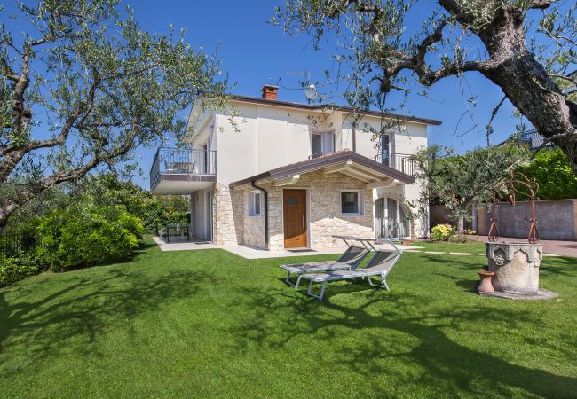 Villa in Bardolino - Villa Lisi - 8 Schlafplaetze, in Wohnsitz mit Swimmingpool in Bardolino Villa in Bardolino - Villa Lisi - 8 Schlafplaetze, in Wohnsitz mit Swimmingpool in Bardolino