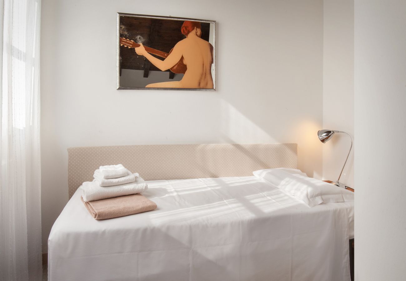 Villa in Lazise - Villa Gasco - Neue Villa mit privatem Pool und Garten im Hinterland von Lazise. Geeignet für 7 Personen Villa in Lazise - Villa Gasco - Neue Villa mit privatem Pool und Garten im Hinterland von Lazise. Geeignet für 7 Personen