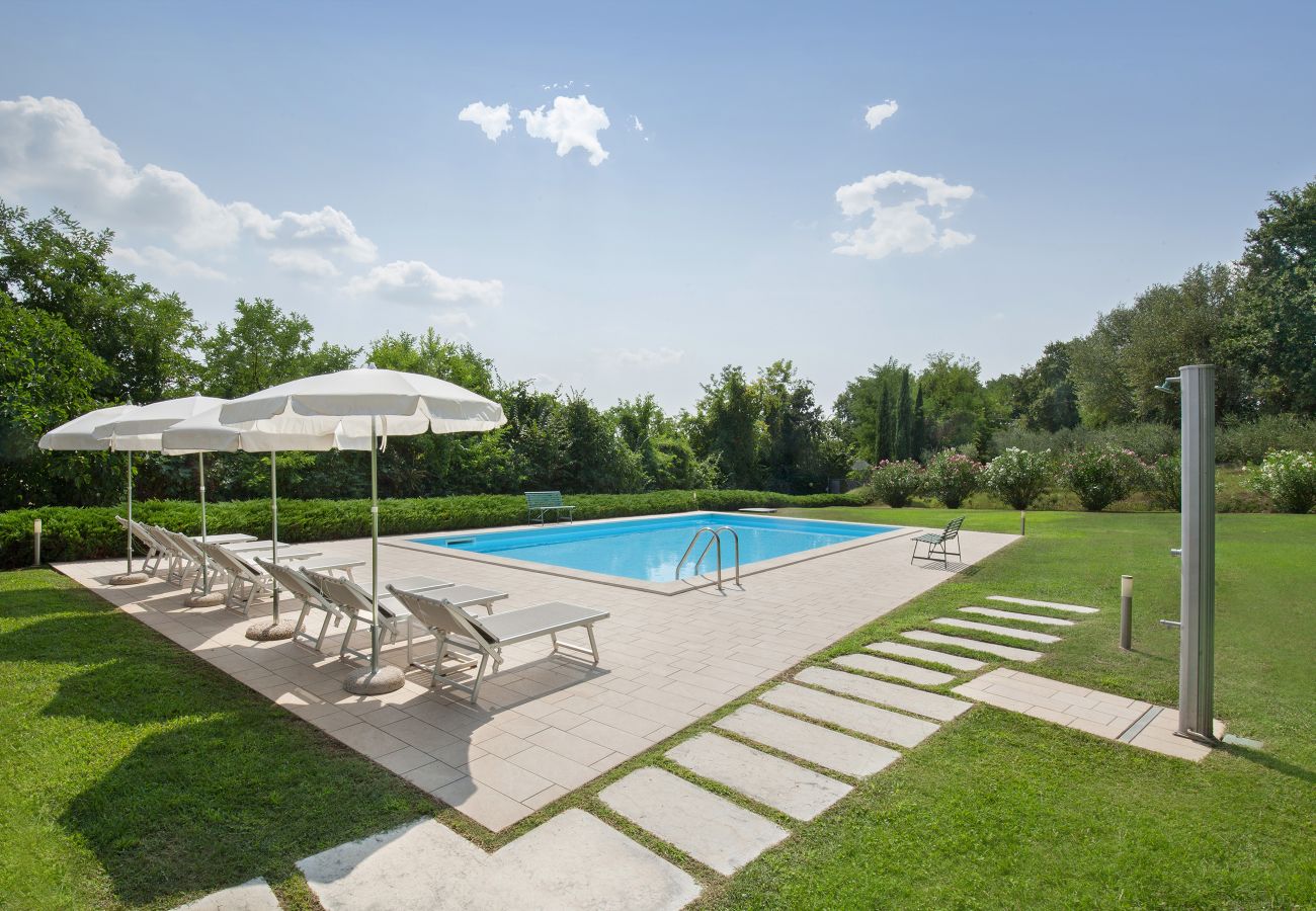 Villa in Lazise - Villa Gasco - Neue Villa mit privatem Pool und Garten im Hinterland von Lazise. Geeignet für 7 Personen Villa in Lazise - Villa Gasco - Neue Villa mit privatem Pool und Garten im Hinterland von Lazise. Geeignet für 7 Personen