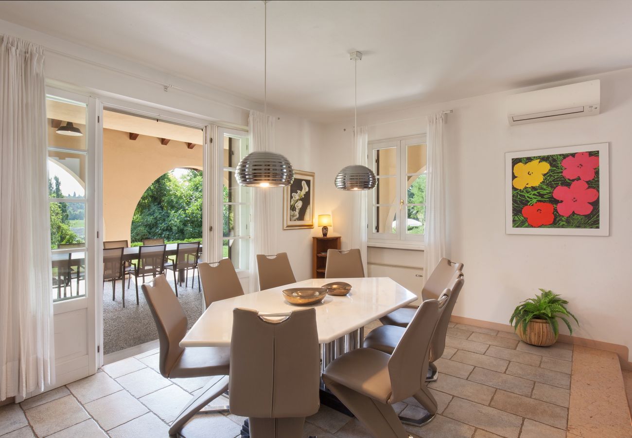Villa in Lazise - Villa Gasco - Neue Villa mit privatem Pool und Garten im Hinterland von Lazise. Geeignet für 7 Personen Villa in Lazise - Villa Gasco - Neue Villa mit privatem Pool und Garten im Hinterland von Lazise. Geeignet für 7 Personen