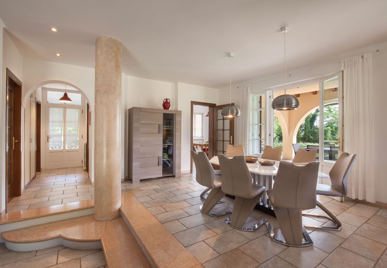 Villa in Lazise - Villa Gasco - Neue Villa mit privatem Pool und Garten im Hinterland von Lazise. Geeignet für 7 Personen Villa in Lazise - Villa Gasco - Neue Villa mit privatem Pool und Garten im Hinterland von Lazise. Geeignet für 7 Personen