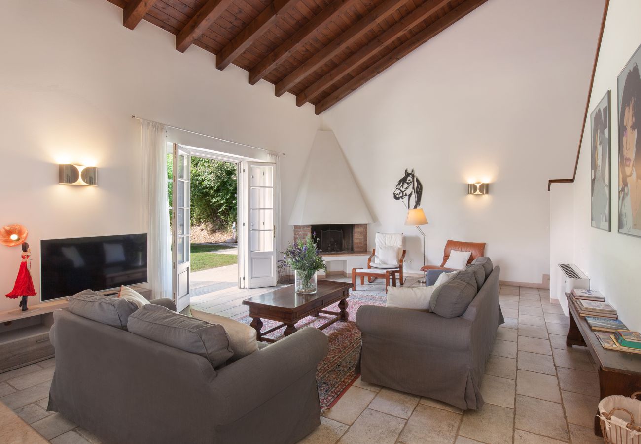 Villa in Lazise - Villa Gasco - Neue Villa mit privatem Pool und Garten im Hinterland von Lazise. Geeignet für 7 Personen Villa in Lazise - Villa Gasco - Neue Villa mit privatem Pool und Garten im Hinterland von Lazise. Geeignet für 7 Personen