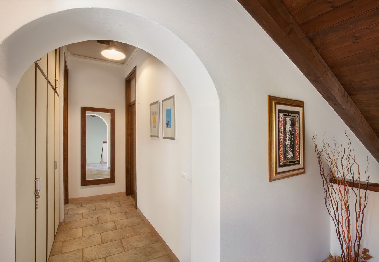 Villa in Lazise - Villa Gasco - Neue Villa mit privatem Pool und Garten im Hinterland von Lazise. Geeignet für 7 Personen Villa in Lazise - Villa Gasco - Neue Villa mit privatem Pool und Garten im Hinterland von Lazise. Geeignet für 7 Personen