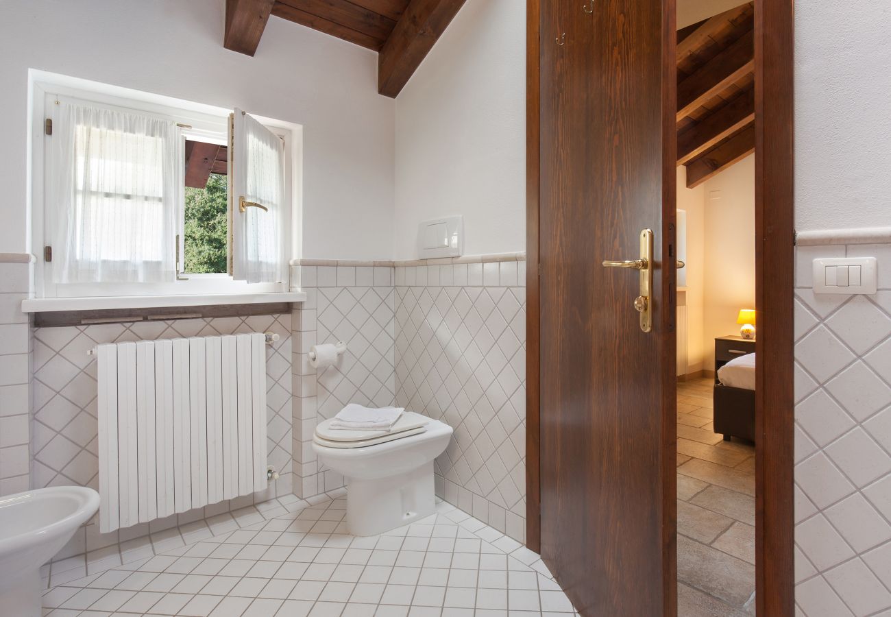 Villa in Lazise - Villa Gasco - Neue Villa mit privatem Pool und Garten im Hinterland von Lazise. Geeignet für 7 Personen Villa in Lazise - Villa Gasco - Neue Villa mit privatem Pool und Garten im Hinterland von Lazise. Geeignet für 7 Personen