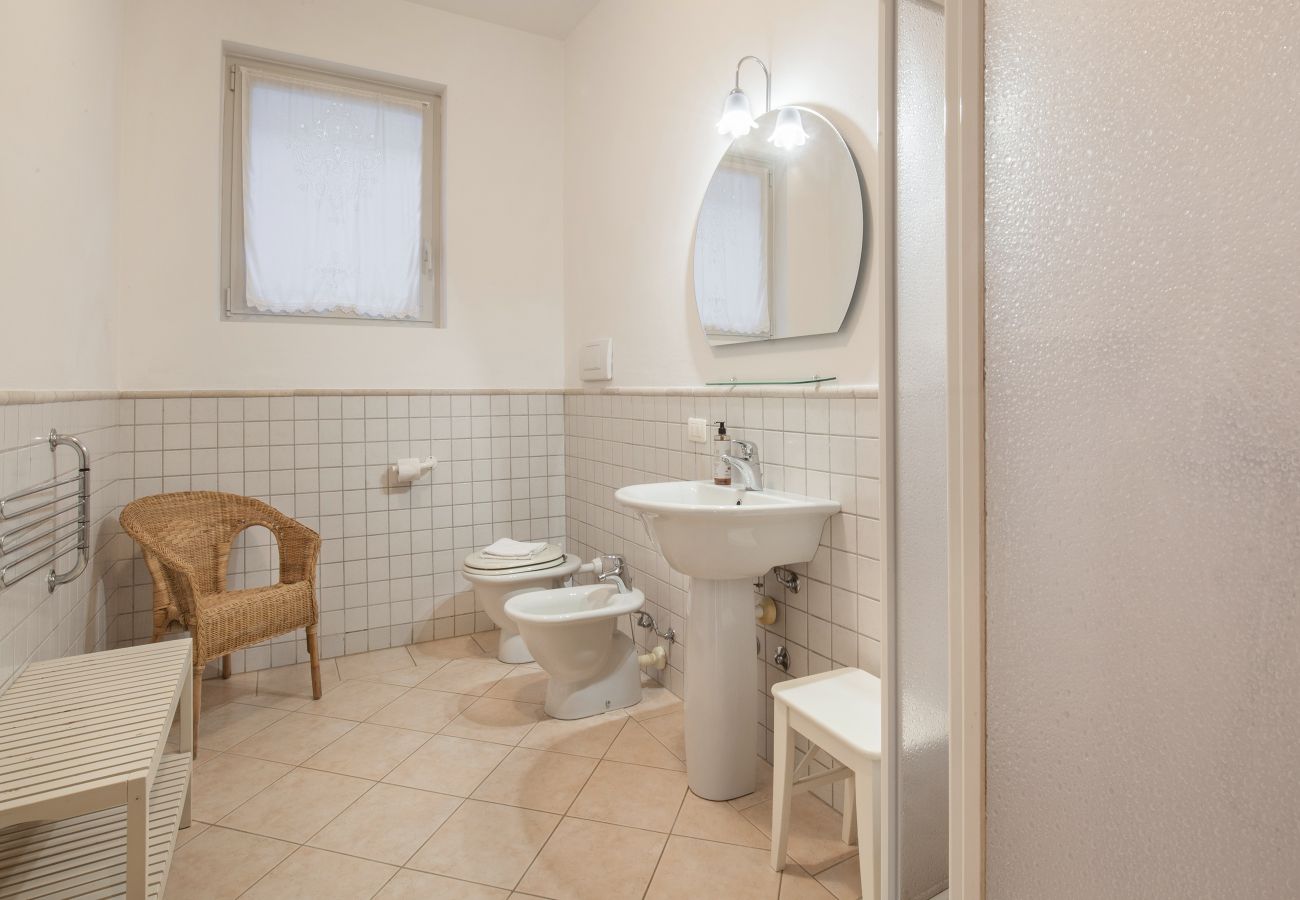 Villa in Lazise - Villa Gasco - Neue Villa mit privatem Pool und Garten im Hinterland von Lazise. Geeignet für 7 Personen Villa in Lazise - Villa Gasco - Neue Villa mit privatem Pool und Garten im Hinterland von Lazise. Geeignet für 7 Personen