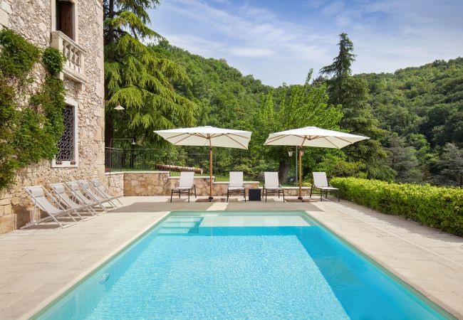 Villa in Castelgomberto - Giardino di Sibilla - Liebevoll rennovierter Bauernhof mit Pool auf den Hügeln bei Vicenza mit zwei Wohnungen für insgesamt 15 Personen. Villa in Castelgomberto - Giardino di Sibilla - Liebevoll rennovierter Bauernhof mit Pool auf den Hügeln bei Vicenza mit zwei Wohnungen für insgesamt 15 Personen.