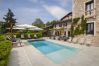 Villa in Castelgomberto - Giardino di Sibilla - Liebevoll rennovierter Bauernhof mit Pool auf den Hügeln bei Vicenza mit zwei Wohnungen für insgesamt 15 Personen. Villa in Castelgomberto - Giardino di Sibilla - Liebevoll rennovierter Bauernhof mit Pool auf den Hügeln bei Vicenza mit zwei Wohnungen für insgesamt 15 Personen.