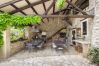 Villa in Castelgomberto - Giardino di Sibilla - Liebevoll rennovierter Bauernhof mit Pool auf den Hügeln bei Vicenza mit zwei Wohnungen für insgesamt 15 Personen. Villa in Castelgomberto - Giardino di Sibilla - Liebevoll rennovierter Bauernhof mit Pool auf den Hügeln bei Vicenza mit zwei Wohnungen für insgesamt 15 Personen.