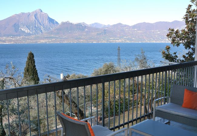 Villa in Torri del Benaco - Villa Retrò alle Rossone - Villa mit Garten und Seeblick oberhalb von Torri del Benaco. Geeignet für 7 Personen Villa in Torri del Benaco - Villa Retrò alle Rossone - Villa mit Garten und Seeblick oberhalb von Torri del Benaco. Geeignet für 7 Personen