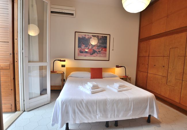 Villa in Torri del Benaco - Villa Retrò alle Rossone - Villa mit Garten und Seeblick oberhalb von Torri del Benaco. Geeignet für 7 Personen Villa in Torri del Benaco - Villa Retrò alle Rossone - Villa mit Garten und Seeblick oberhalb von Torri del Benaco. Geeignet für 7 Personen