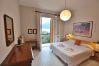 Villa in Torri del Benaco - Villa Retrò alle Rossone - Villa mit Garten und Seeblick oberhalb von Torri del Benaco. Geeignet für 7 Personen Villa in Torri del Benaco - Villa Retrò alle Rossone - Villa mit Garten und Seeblick oberhalb von Torri del Benaco. Geeignet für 7 Personen
