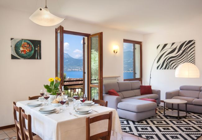 Villa in Torri del Benaco - Villa Carducci - Villa in ruhiger Lage in Pai, circa 6 km von Torri Del Benaco entfernt und ganz in der Nähe vom See und den Stränden mit 3 klimatisierten Schlafzimmern, privatem Garten, Terrasse und großem Balkon mit Seeblick. Geeignet für 6 Personen Villa in Torri del Benaco - Villa Carducci - Villa in ruhiger Lage in Pai, circa 6 km von Torri Del Benaco entfernt und ganz in der Nähe vom See und den Stränden mit 3 klimatisierten Schlafzimmern, privatem Garten, Terrasse und großem Balkon mit Seeblick. Geeignet für 6 Personen