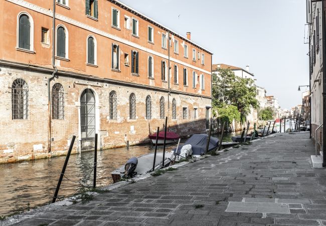 Ferienwohnung in Venezia -  Elegant Fornasa Vecia Canal View R&R Ferienwohnung in Venezia -  Elegant Fornasa Vecia Canal View R&R