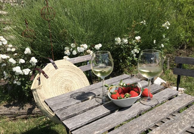 Ferienwohnung in Tignale - Borgo le Vigne, La Barrique mit Frühstück und Wellnesscenter - ONLY ADULTS Ferienwohnung in Tignale - Borgo le Vigne, La Barrique mit Frühstück und Wellnesscenter - ONLY ADULTS