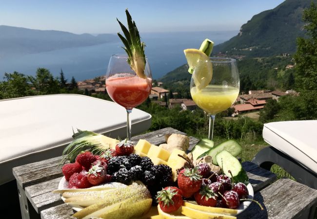 Ferienwohnung in Tignale - Borgo le Vigne, La Barrique mit Frühstück und Wellnesscenter - ONLY ADULTS Ferienwohnung in Tignale - Borgo le Vigne, La Barrique mit Frühstück und Wellnesscenter - ONLY ADULTS