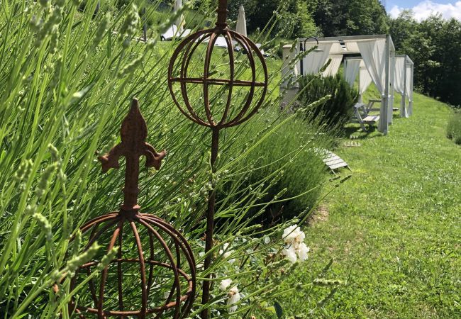 Ferienwohnung in Tignale - Borgo le Vigne, La Barrique mit Frühstück und Wellnesscenter - ONLY ADULTS Ferienwohnung in Tignale - Borgo le Vigne, La Barrique mit Frühstück und Wellnesscenter - ONLY ADULTS