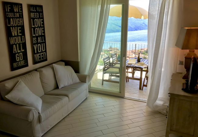 Ferienwohnung in Tignale - Borgo le Vigne, La Barrique mit Frühstück und Wellnesscenter - ONLY ADULTS Ferienwohnung in Tignale - Borgo le Vigne, La Barrique mit Frühstück und Wellnesscenter - ONLY ADULTS