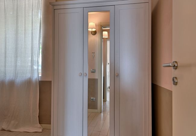 Ferienwohnung in Tignale - Borgo le Vigne, La Barrique mit Frühstück und Wellnesscenter - ONLY ADULTS Ferienwohnung in Tignale - Borgo le Vigne, La Barrique mit Frühstück und Wellnesscenter - ONLY ADULTS