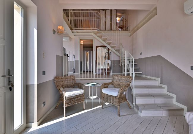 Ferienwohnung in Tignale - Borgo le Vigne, La Barrique mit Frühstück und Wellnesscenter - ONLY ADULTS Ferienwohnung in Tignale - Borgo le Vigne, La Barrique mit Frühstück und Wellnesscenter - ONLY ADULTS