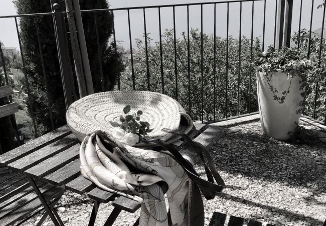 Ferienwohnung in Tignale - Borgo le Vigne, Il Mosto mit Frühstück und Wellnesscenter - ONLY ADULTS Ferienwohnung in Tignale - Borgo le Vigne, Il Mosto mit Frühstück und Wellnesscenter - ONLY ADULTS