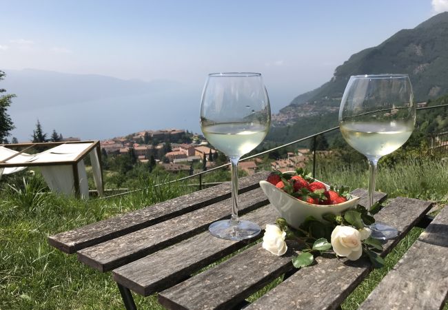 Ferienwohnung in Tignale - Borgo le Vigne, Il Mosto mit Frühstück und Wellnesscenter - ONLY ADULTS Ferienwohnung in Tignale - Borgo le Vigne, Il Mosto mit Frühstück und Wellnesscenter - ONLY ADULTS