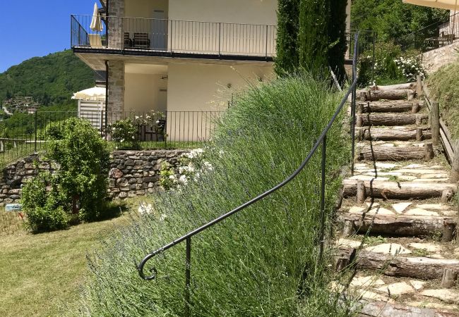 Ferienwohnung in Tignale - Borgo le Vigne, Il Mosto mit Frühstück und Wellnesscenter - ONLY ADULTS Ferienwohnung in Tignale - Borgo le Vigne, Il Mosto mit Frühstück und Wellnesscenter - ONLY ADULTS