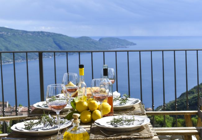 Ferienwohnung in Tignale - Borgo le Vigne, Il Mosto mit Frühstück und Wellnesscenter - ONLY ADULTS Ferienwohnung in Tignale - Borgo le Vigne, Il Mosto mit Frühstück und Wellnesscenter - ONLY ADULTS