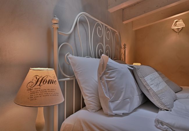 Ferienwohnung in Tignale - Borgo le Vigne, Il Mosto mit Frühstück und Wellnesscenter - ONLY ADULTS Ferienwohnung in Tignale - Borgo le Vigne, Il Mosto mit Frühstück und Wellnesscenter - ONLY ADULTS