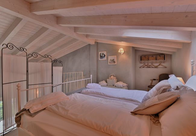 Ferienwohnung in Tignale - Borgo le Vigne, Il Mosto mit Frühstück und Wellnesscenter - ONLY ADULTS Ferienwohnung in Tignale - Borgo le Vigne, Il Mosto mit Frühstück und Wellnesscenter - ONLY ADULTS