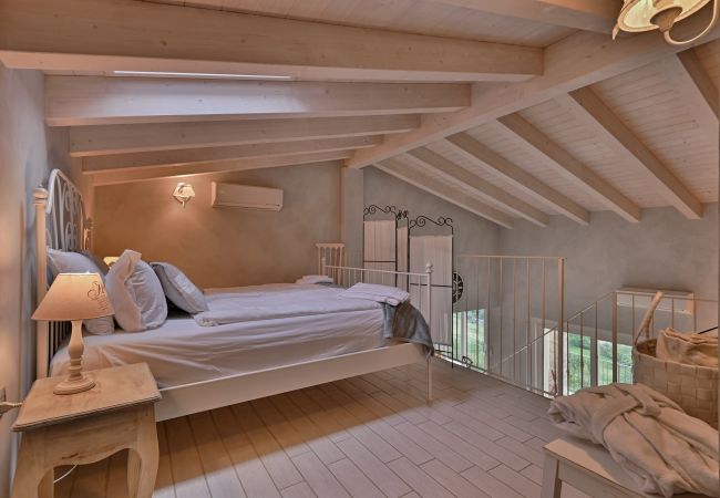 Ferienwohnung in Tignale - Borgo le Vigne, Il Mosto mit Frühstück und Wellnesscenter - ONLY ADULTS Ferienwohnung in Tignale - Borgo le Vigne, Il Mosto mit Frühstück und Wellnesscenter - ONLY ADULTS