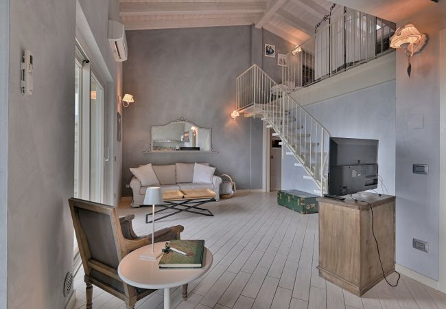 Ferienwohnung in Tignale - Borgo le Vigne, Il Mosto mit Frühstück und Wellnesscenter - ONLY ADULTS Ferienwohnung in Tignale - Borgo le Vigne, Il Mosto mit Frühstück und Wellnesscenter - ONLY ADULTS