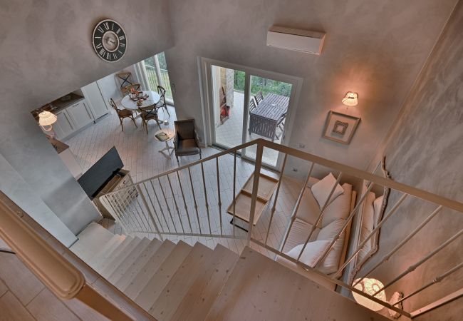 Ferienwohnung in Tignale - Borgo le Vigne, Il Mosto mit Frühstück und Wellnesscenter - ONLY ADULTS Ferienwohnung in Tignale - Borgo le Vigne, Il Mosto mit Frühstück und Wellnesscenter - ONLY ADULTS