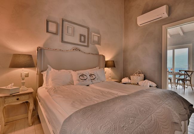 Ferienwohnung in Tignale - Borgo le Vigne, Il Mosto mit Frühstück und Wellnesscenter - ONLY ADULTS Ferienwohnung in Tignale - Borgo le Vigne, Il Mosto mit Frühstück und Wellnesscenter - ONLY ADULTS
